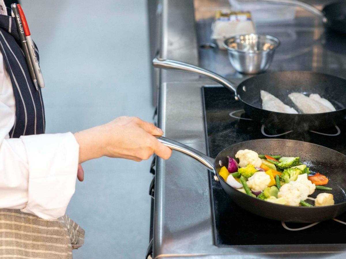 Novotel Liverpool Paddington Village Bagian luar foto